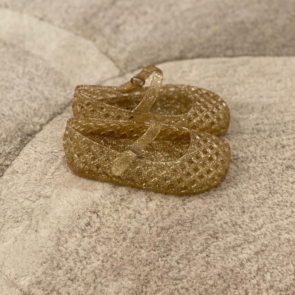 ⭐️ 3 for $15 ⭐️ Gold Sparkle Jellies / size 6